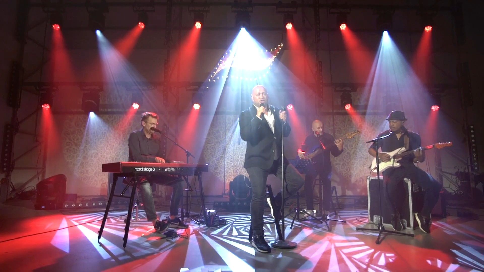 Wat Je Zegt (Live @ NLmuziek.nl Sessions) background