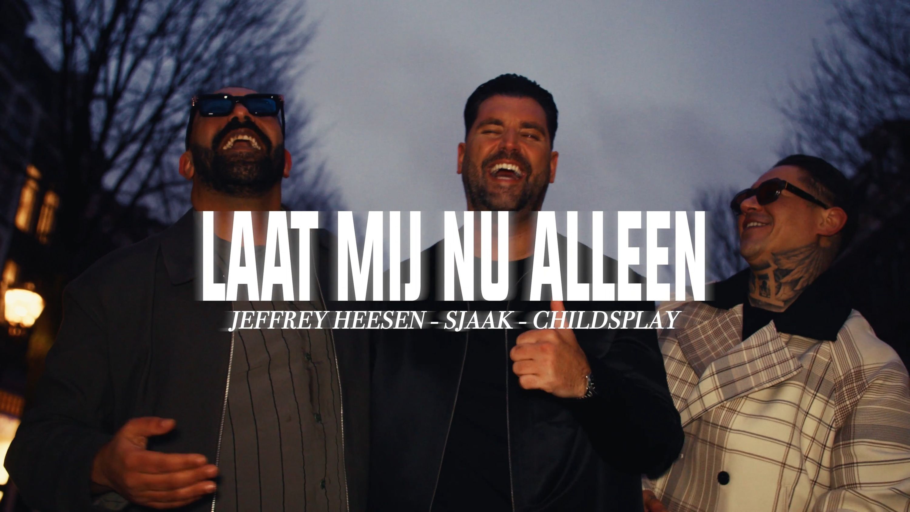 Laat Mij Nu Alleen background