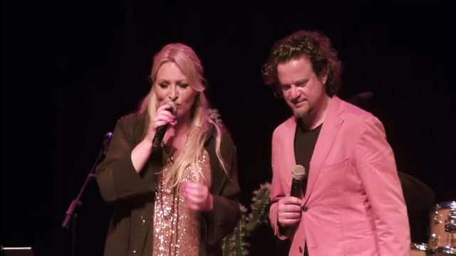 Guilty (Live In Theater De Speeldoos Baarn) background