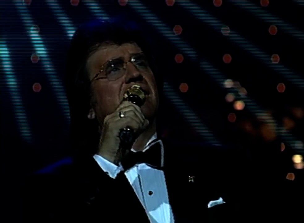 MacArthur's Park (Gala Of The Year 1995) background