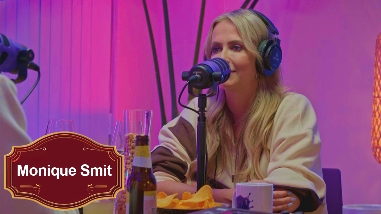 #1 Monique Smit - Haar Primeur! Maar ook backstage-schrik én… wat ze draagt in bed