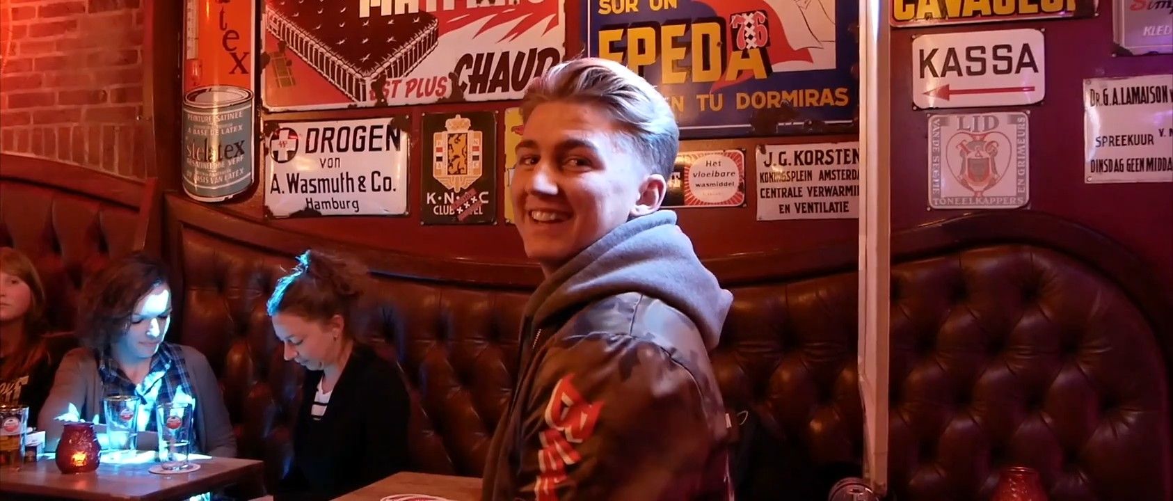 Behind the Scenes - Zomaar Verliefd background