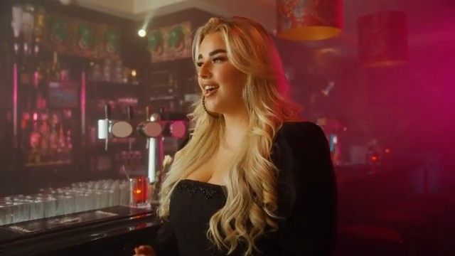 Alles Wat Ik Nodig Heb background