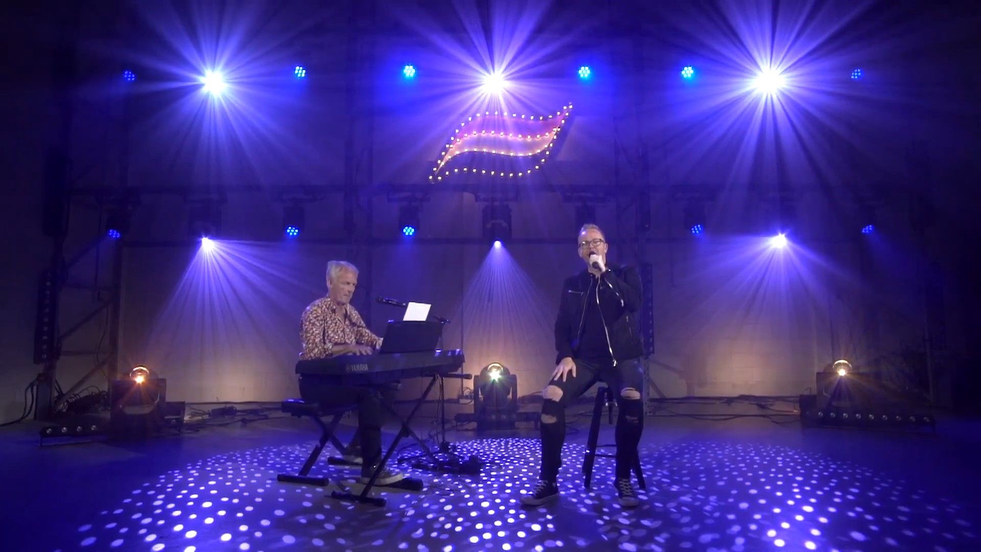 Kleine Jongen  (NLmuziek.nl Live Sessions) background